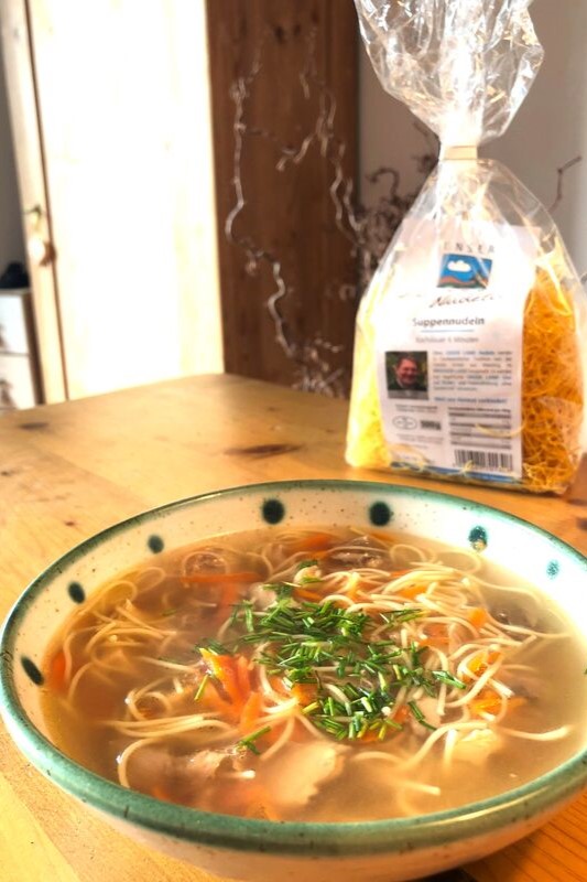 Hühnersuppe mit Nudeln