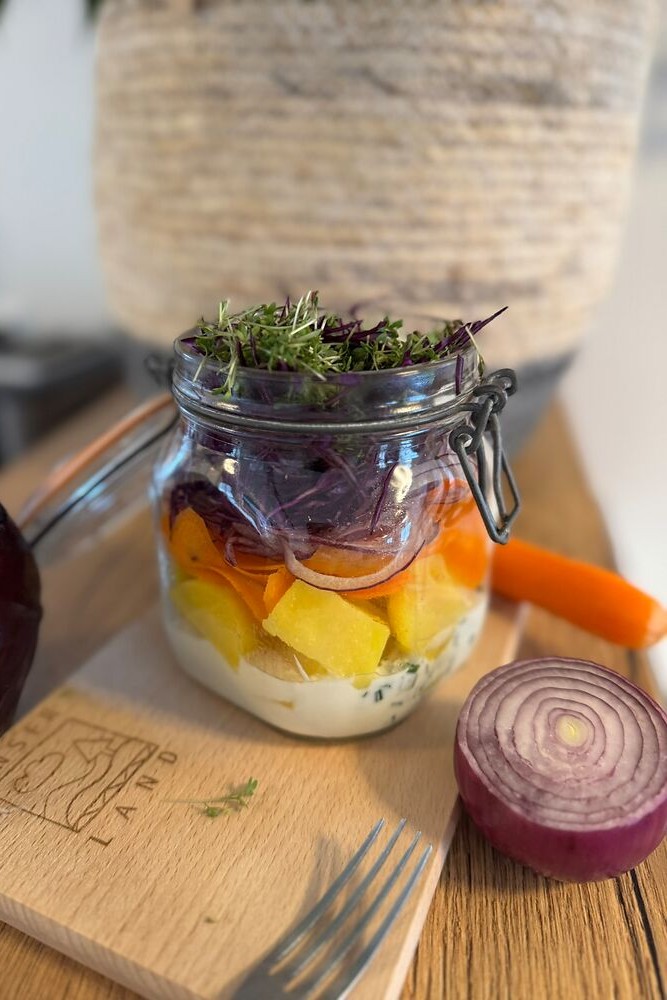 Schichtsalat im Glas