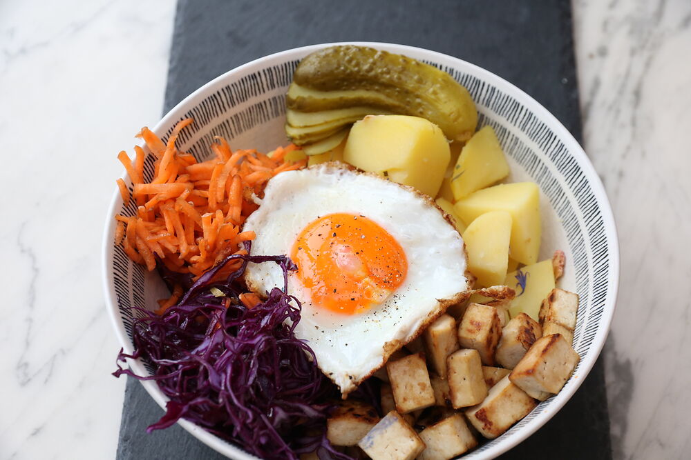 UNSER</strong></h3>...                    </span>
                                                                            </li>
                                                <li class=