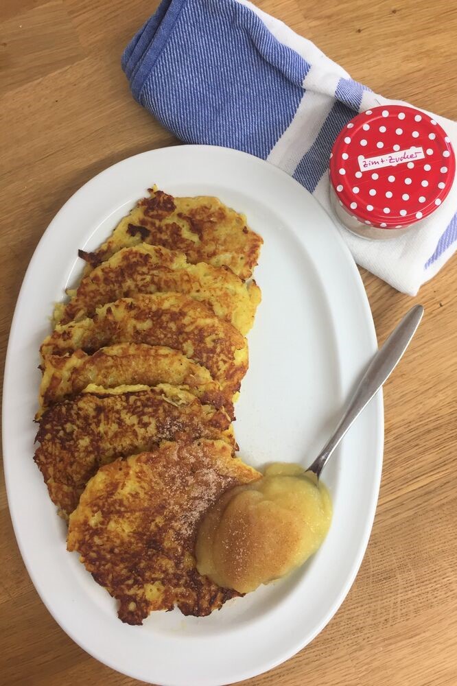 Reiber­datschi mit Apfelmus