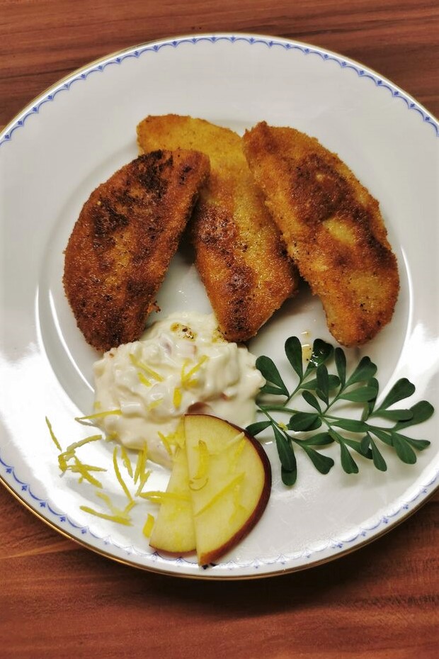 Sellerie­schnitzel mit Apfel-Mayon­naise-Creme