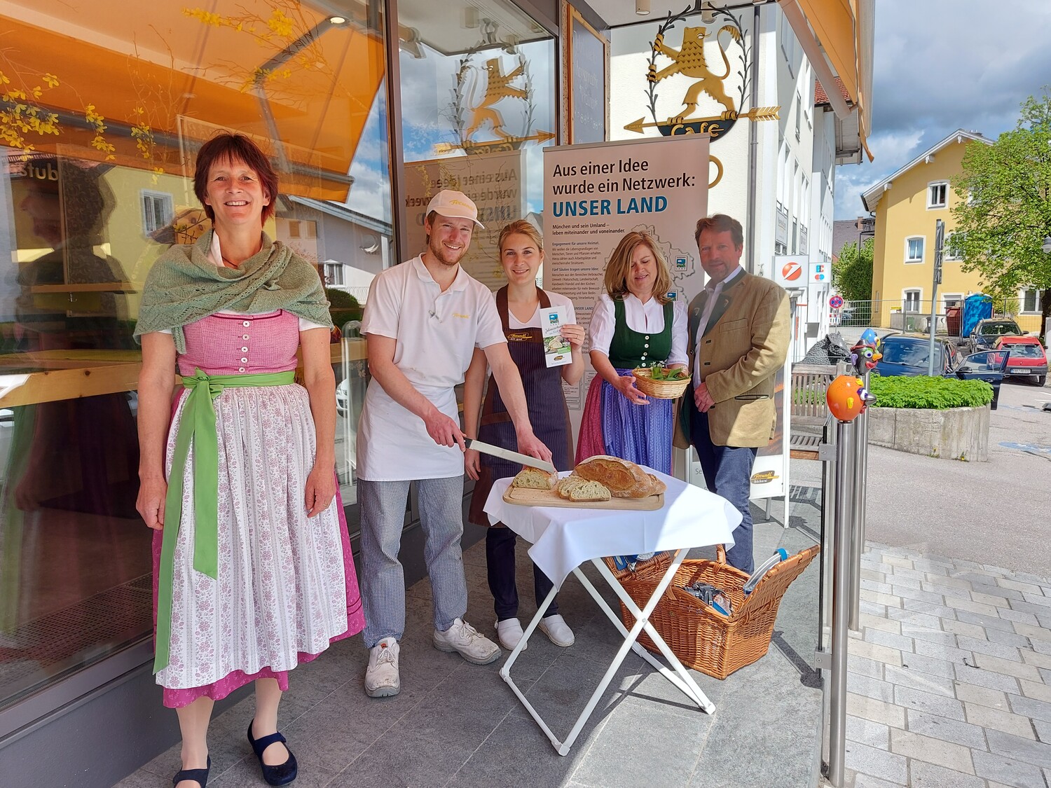 EBERSBERGER LAND Frühlingsbote: Bärlauch-Brote