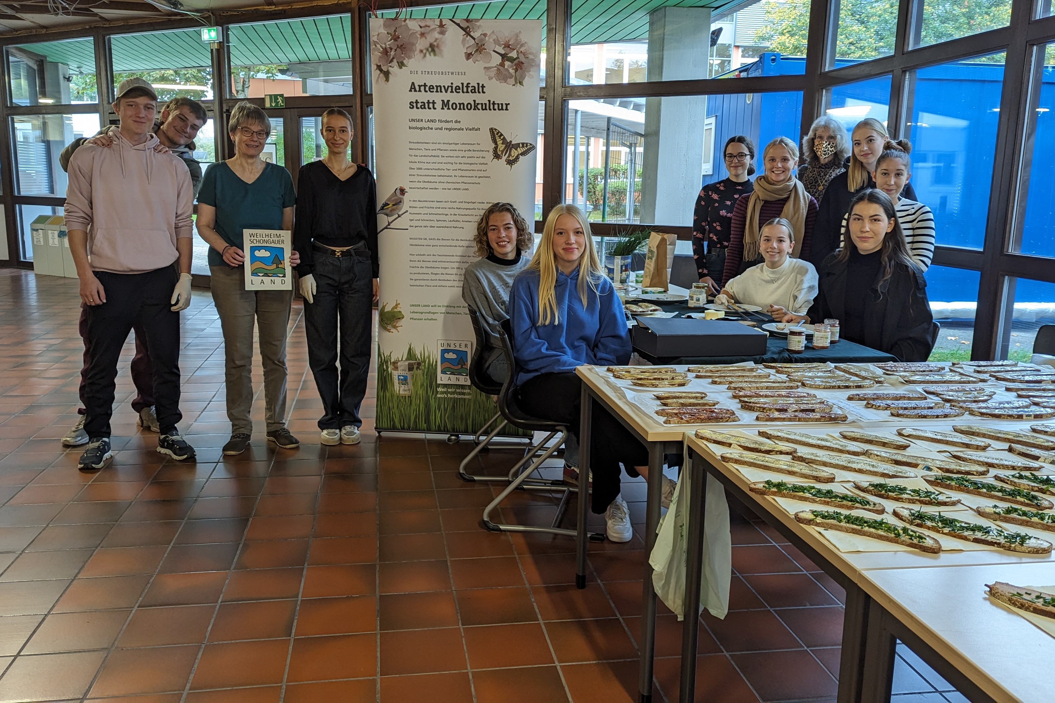 08.11.2023 Pausenverpflegung in der FOS-BOS Weilheim mit regional hergestellten Produkten