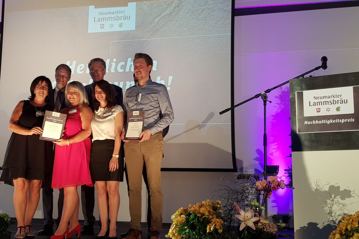 28.06.19 UNSER LAND für den Neu­markter Lamms­bräu Nach­haltig­keits­preis nominiert