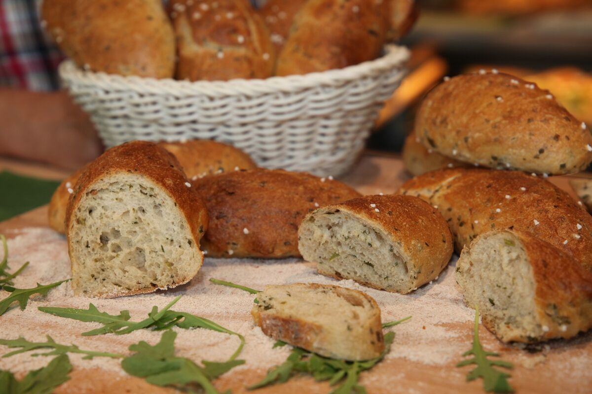 03.07.19 UNSER LAND Kräuterspitz Brot – aromatisch wie der Sommer selbst