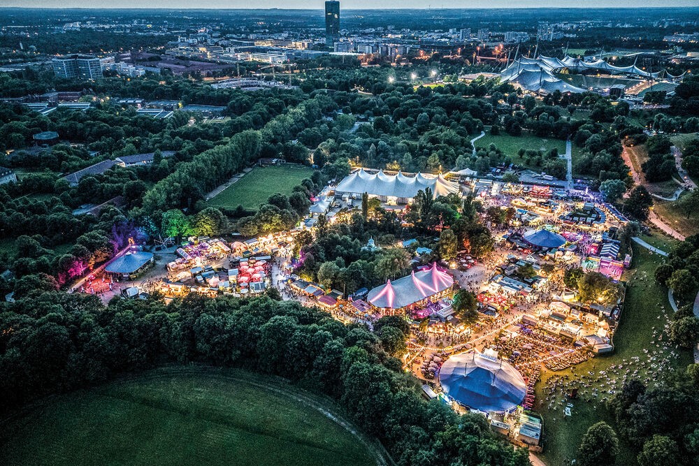 15.05.2023 Tollwood – Verlosung Schmidbauer & Kälberer laden ein: Hannes Ringlstetter